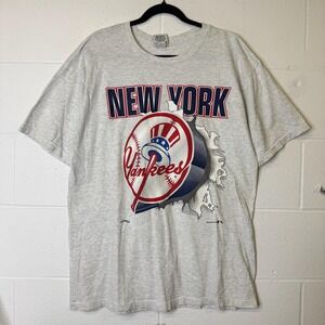 Vintage 90's New York Yankees Nutmeg Breakthrough T-Shirt XL Made in USA 23x31